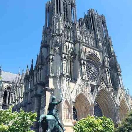 Apppartement Des Sacres De Reims Apartment Bagian luar foto